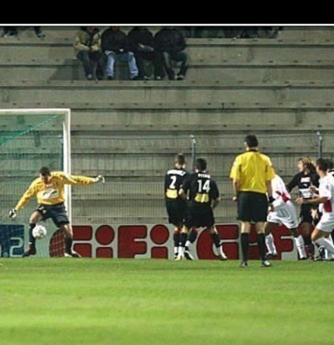 Nice 2003-04 Away Kit