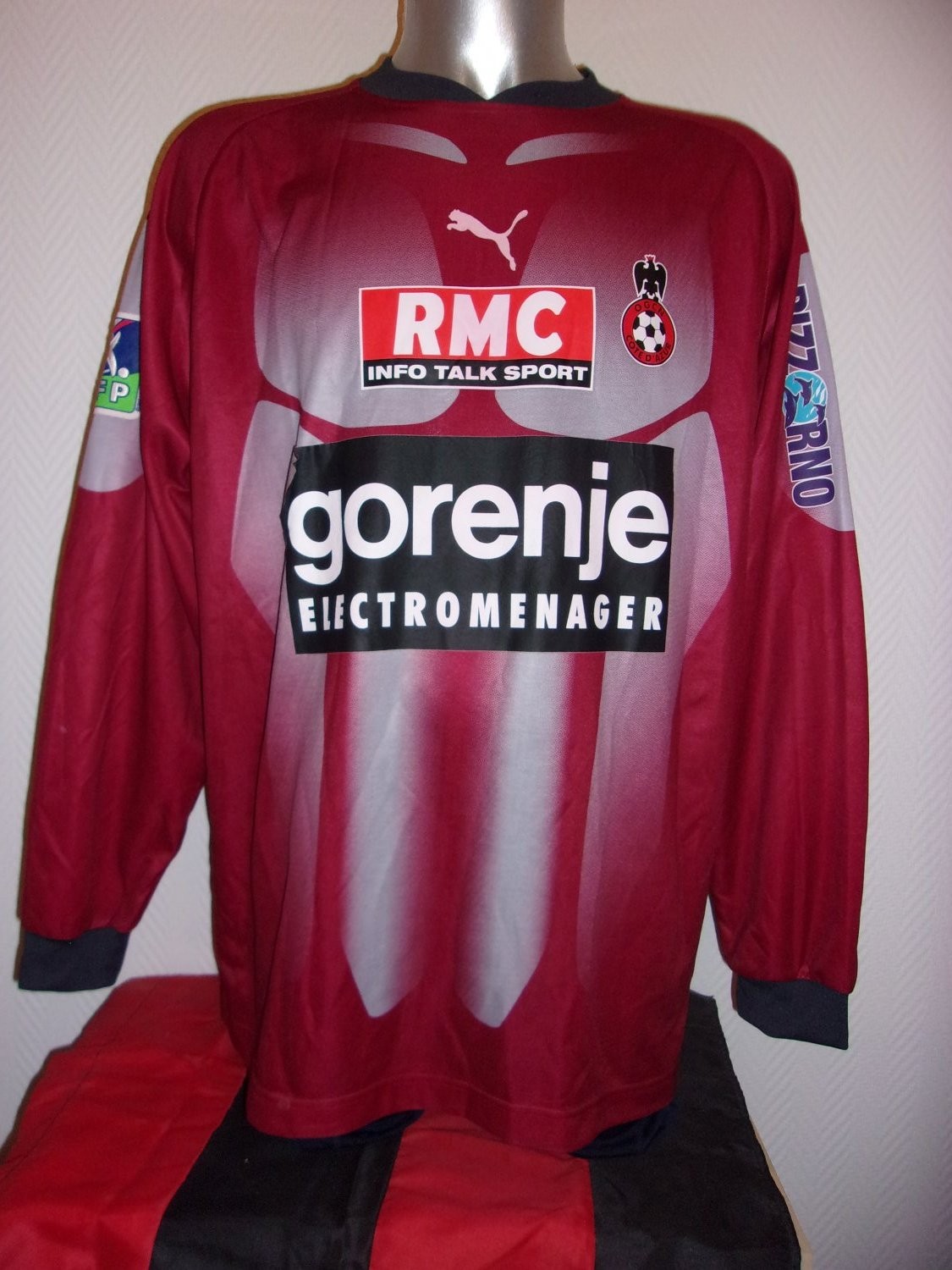 Nice 2004-05 GK 1 Kit