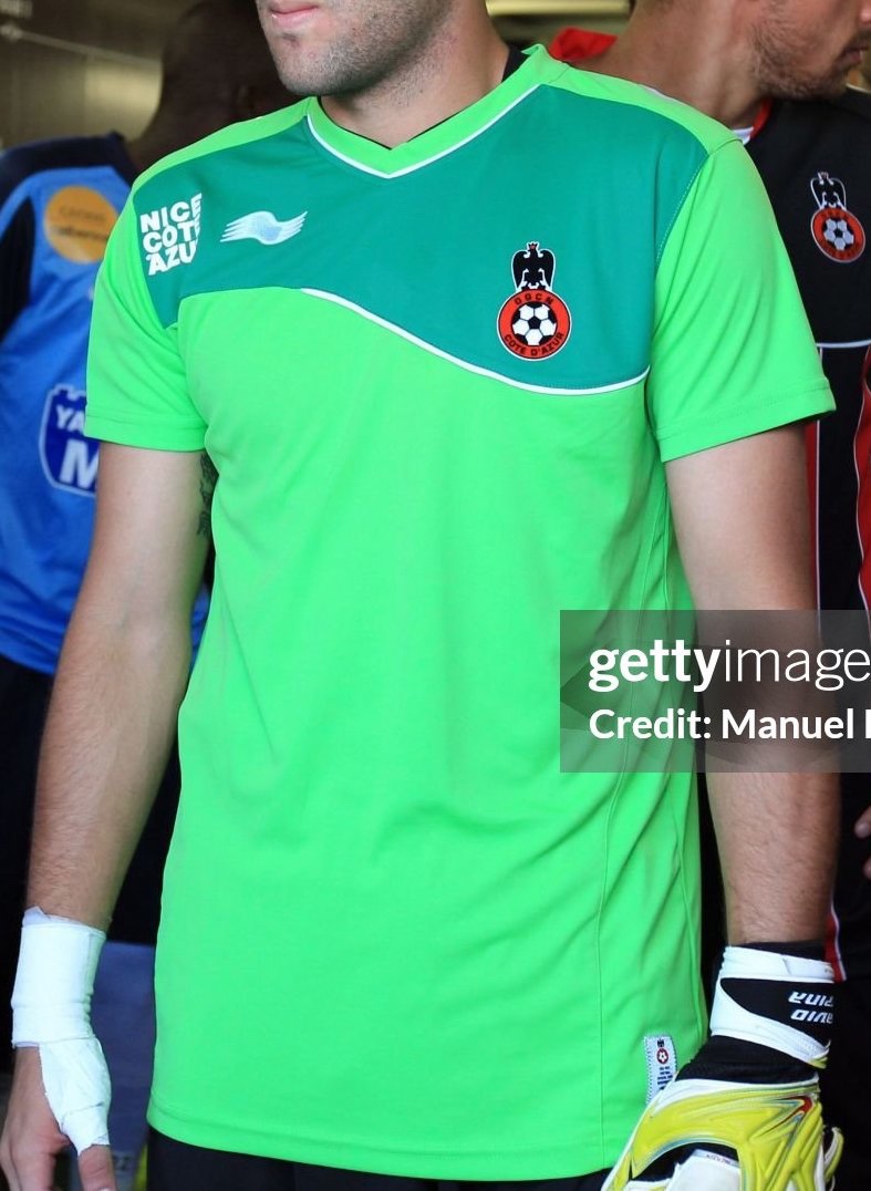Nice 2011-12 GK 1 Kit