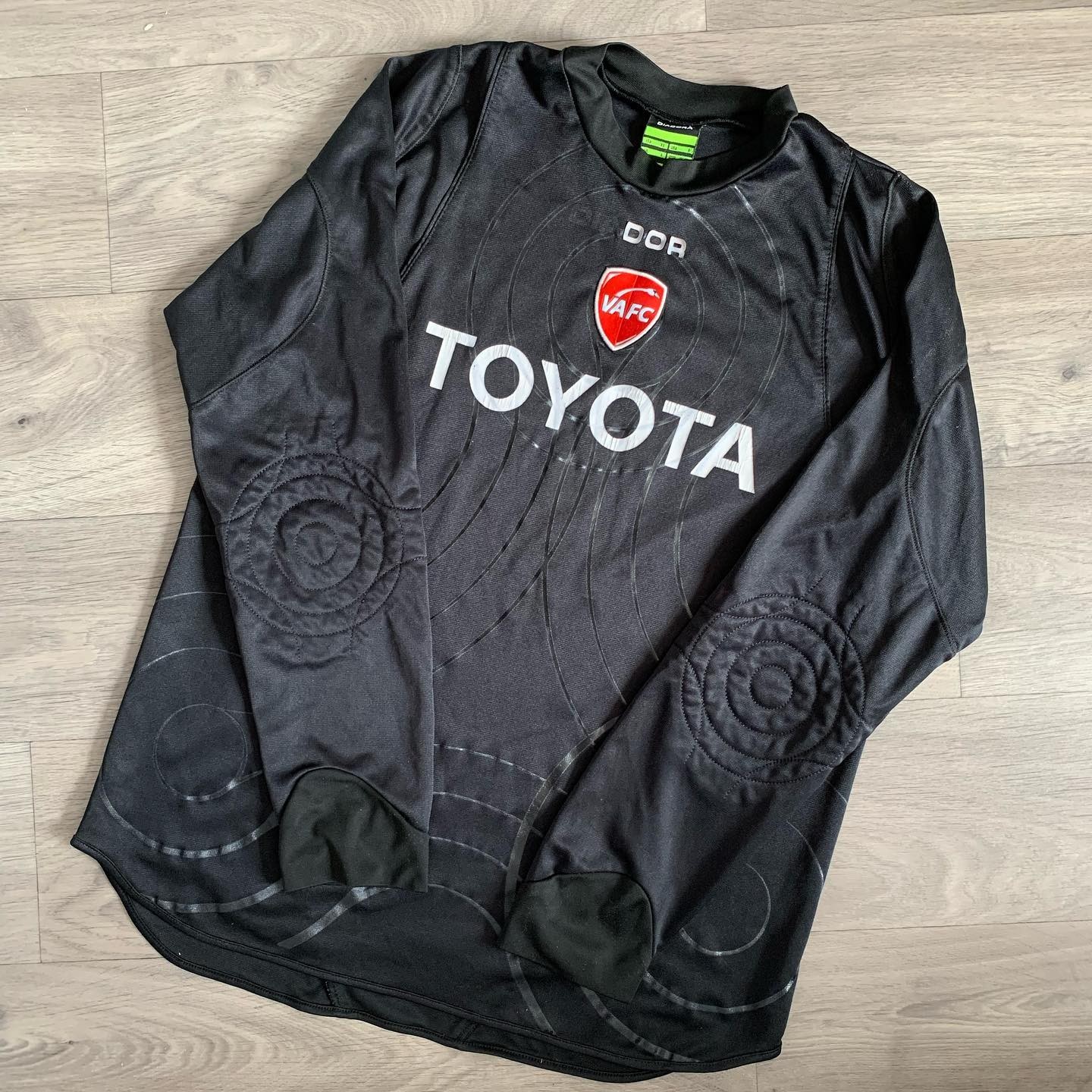 Valenciennes 2008-09 GK Kit
