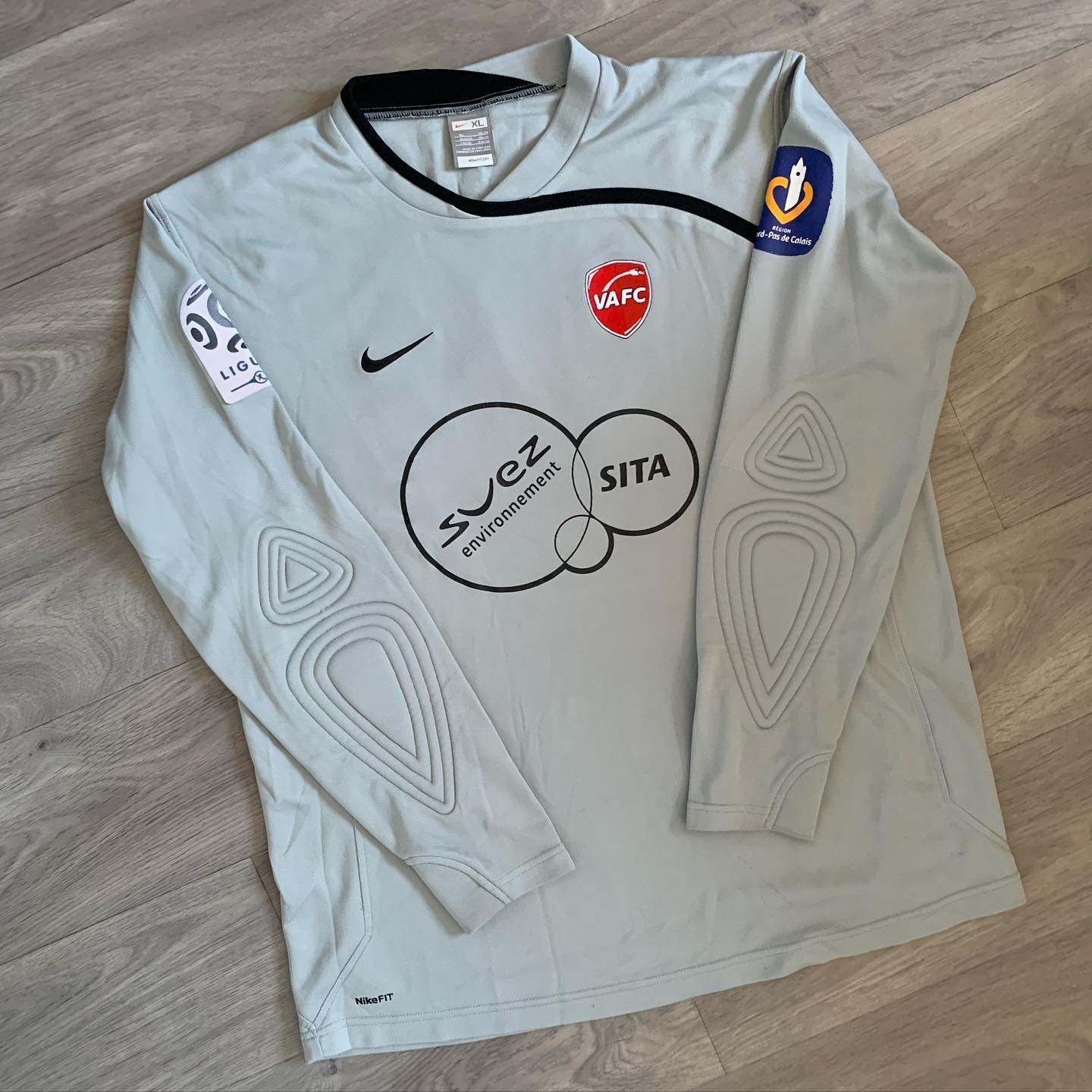 Valenciennes 2009-10 GK Kit