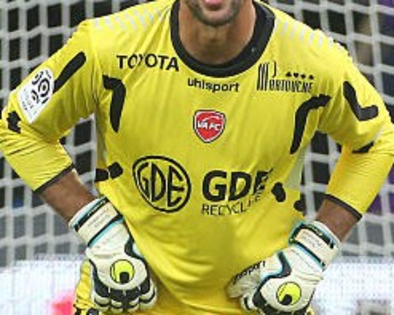 Valenciennes 2013-14 GK 2 Kit