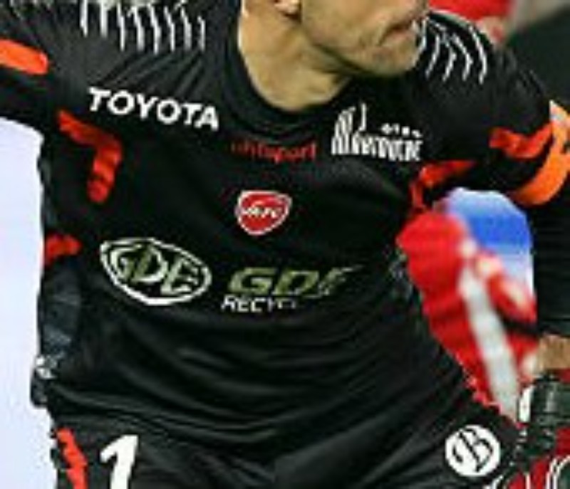 Valenciennes 2013-14 GK 4 Kit