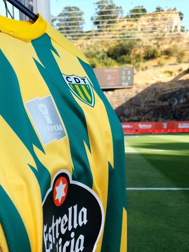 CD Tondela 2025-26 Home Kit
