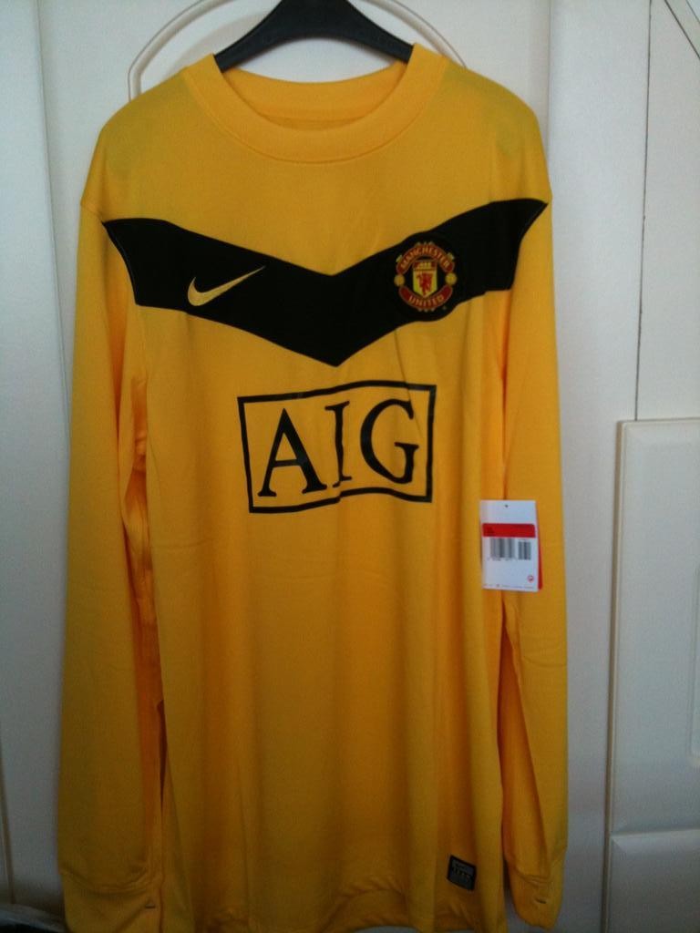 Manchester United 2009-10 GK Third Kit