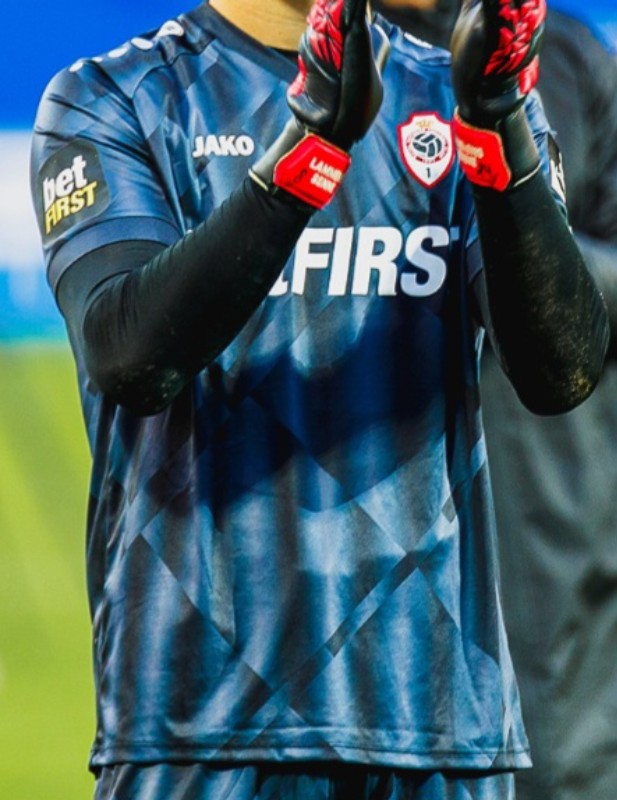 Royal Antwerp 2024-25 GK 2 Kit