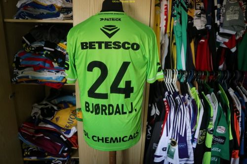 Zulte Waregem 2018-19 GK Kit