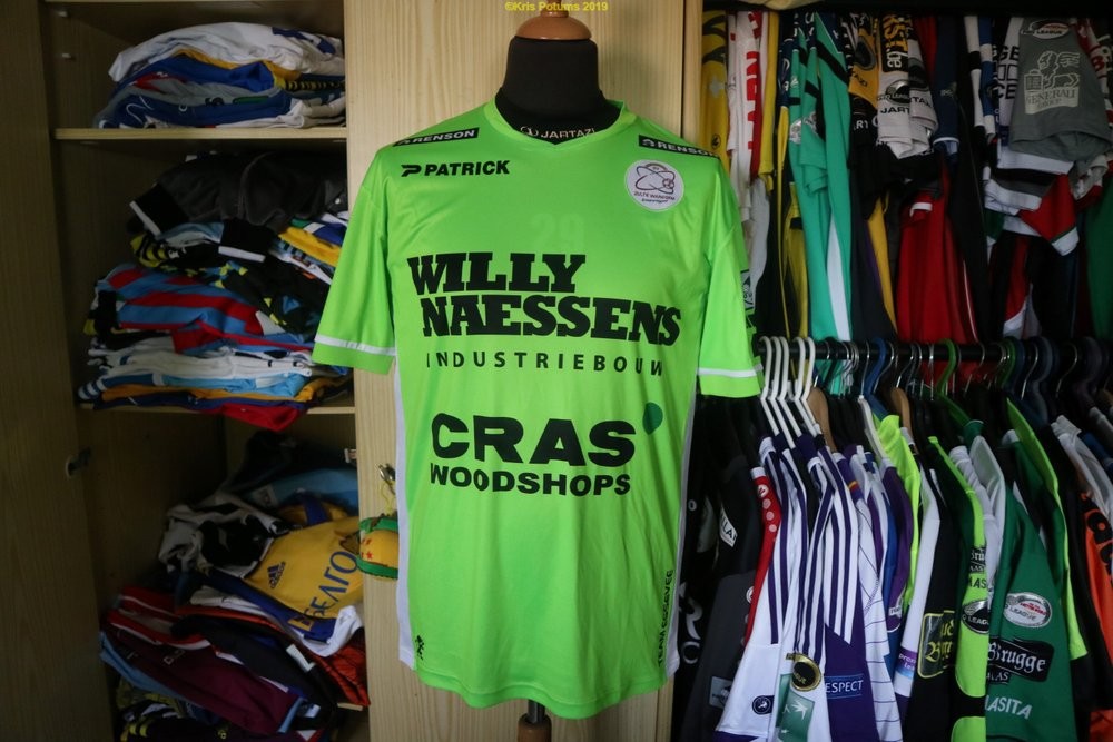 Zulte Waregem 2018-19 GK Kit