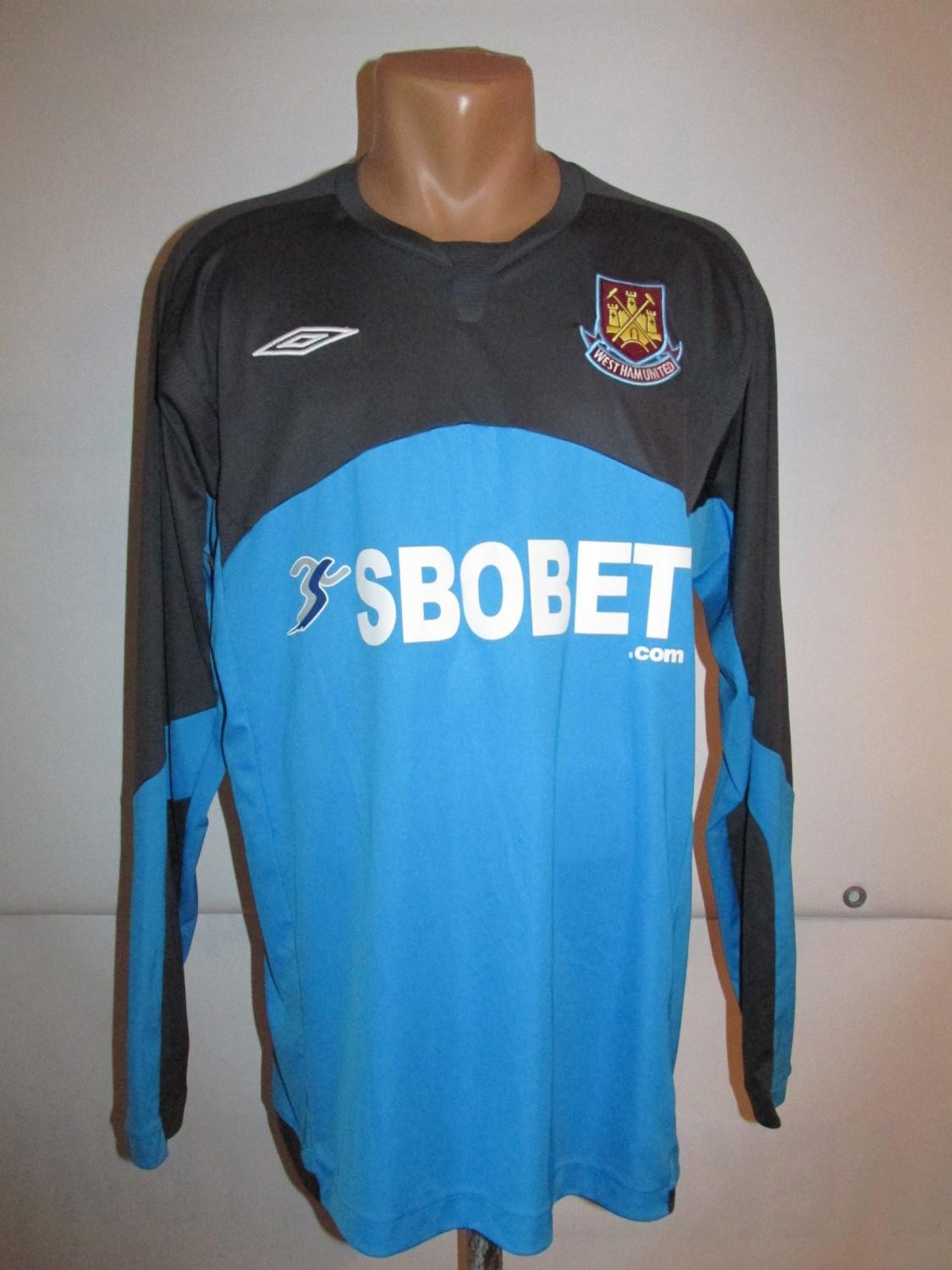 West Ham United 2009-10 GK 2 Kit