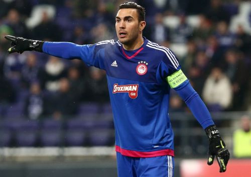 Olympiacos Piraeus 2015-16 GK 1 Kit