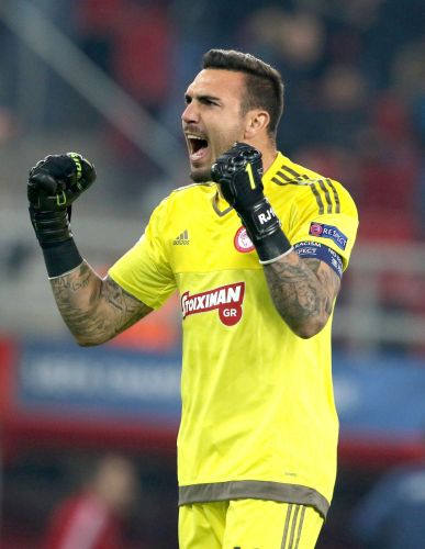 Olympiacos Piraeus 2015-16 GK 2 Kit