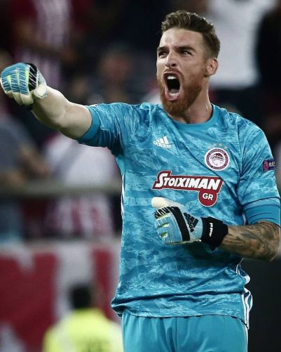 Olympiacos Piraeus 2019-20 GK 1 Kit