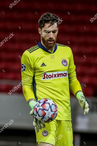 Olympiacos Piraeus 2020-21 GK 2 Kit