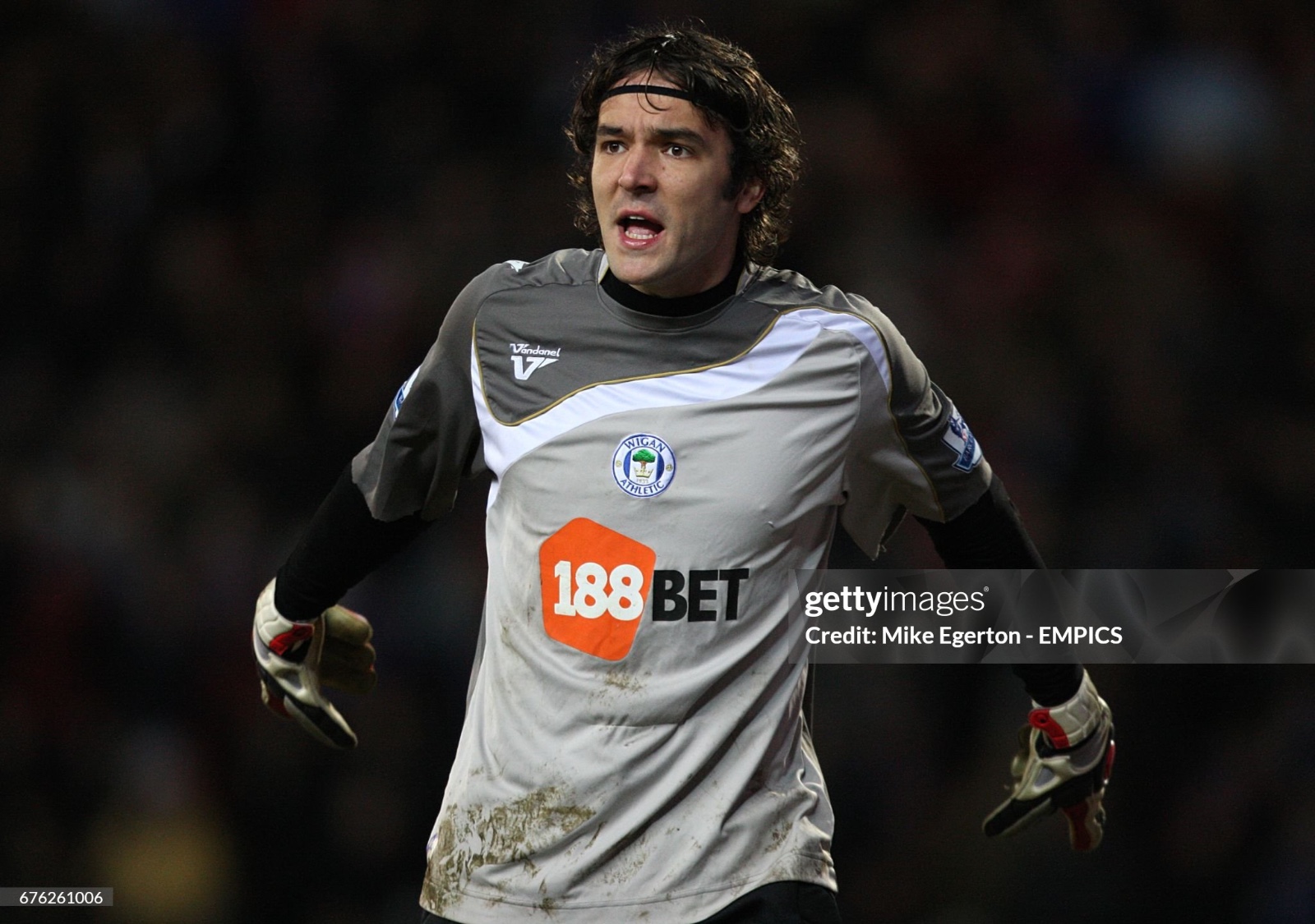 Wigan Athletic 2009-10 GK Away Kit