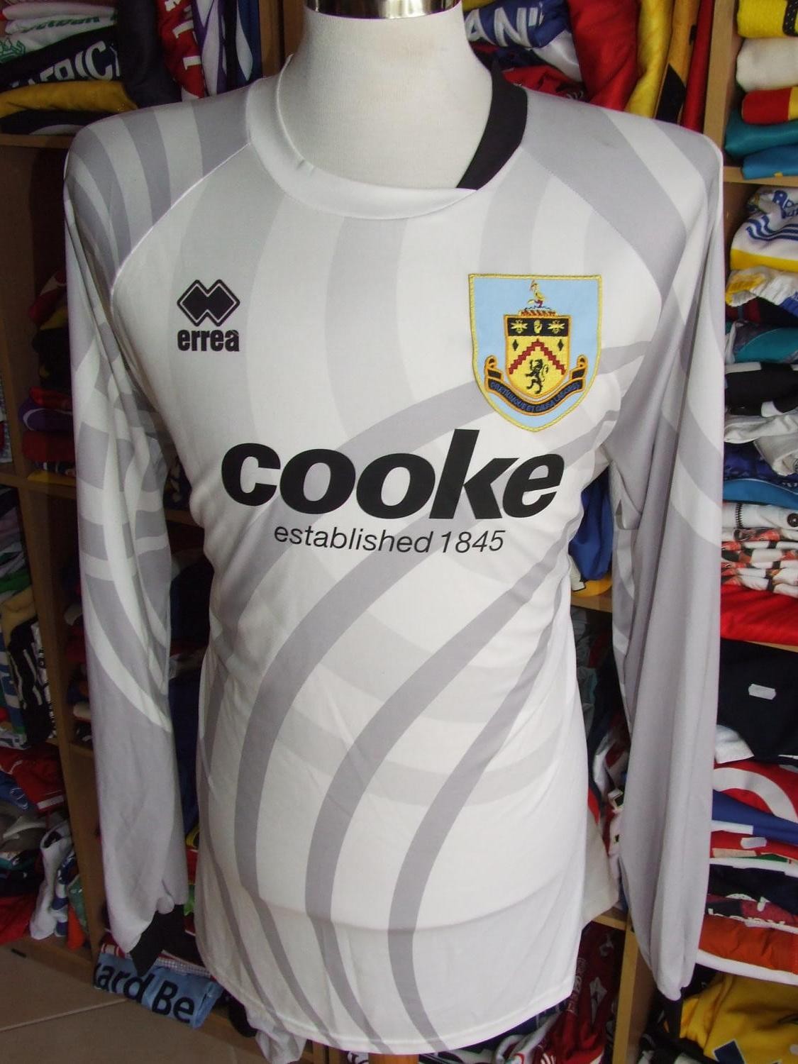 Burnley FC 2009-10 GK 3 Kit