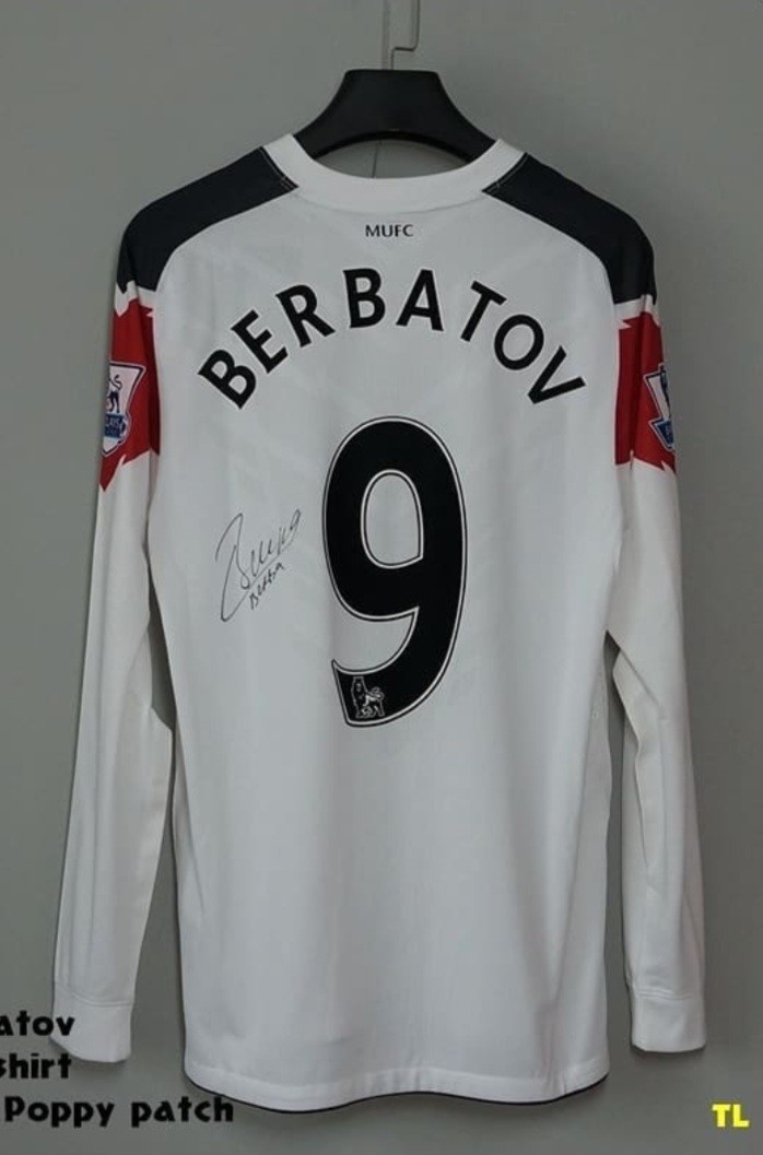 Manchester United 2010-11 Away 2 Kit