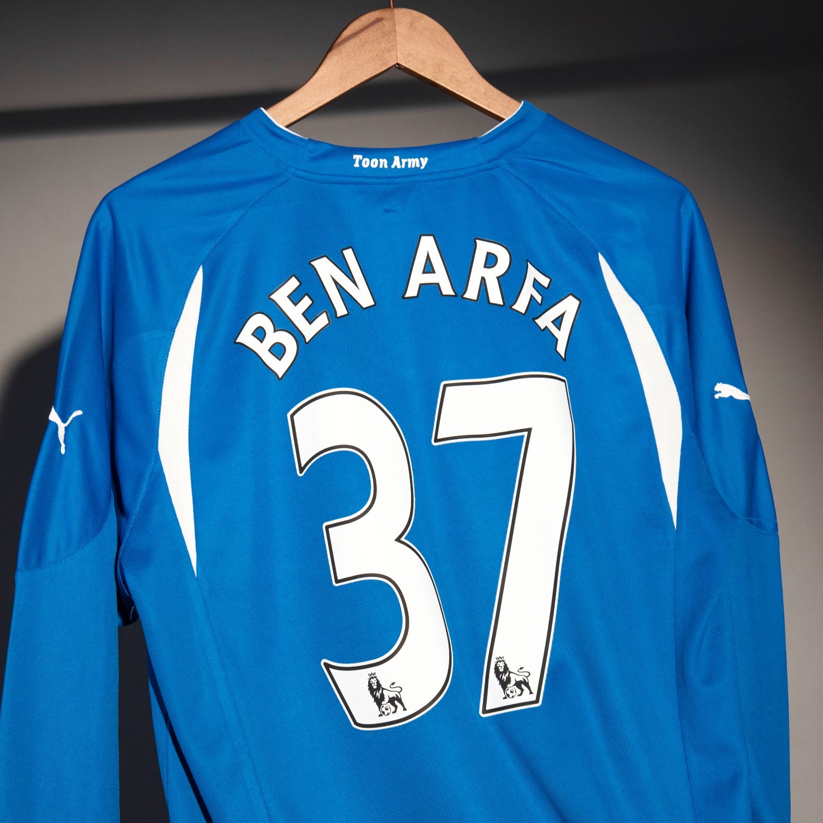 Newcastle United 2010-11 Away Kit