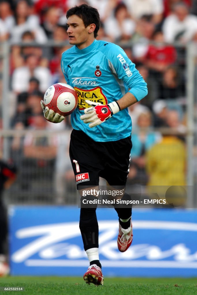 Nice 2006-07 GK 1 Kit