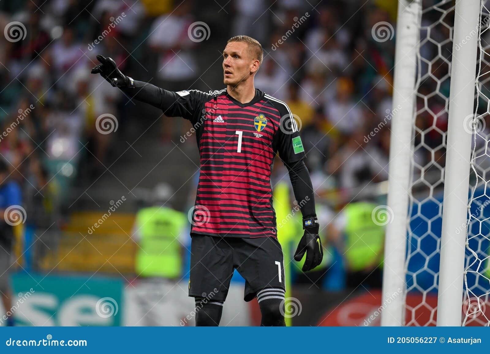 Sweden 2018 GK 3 Kit