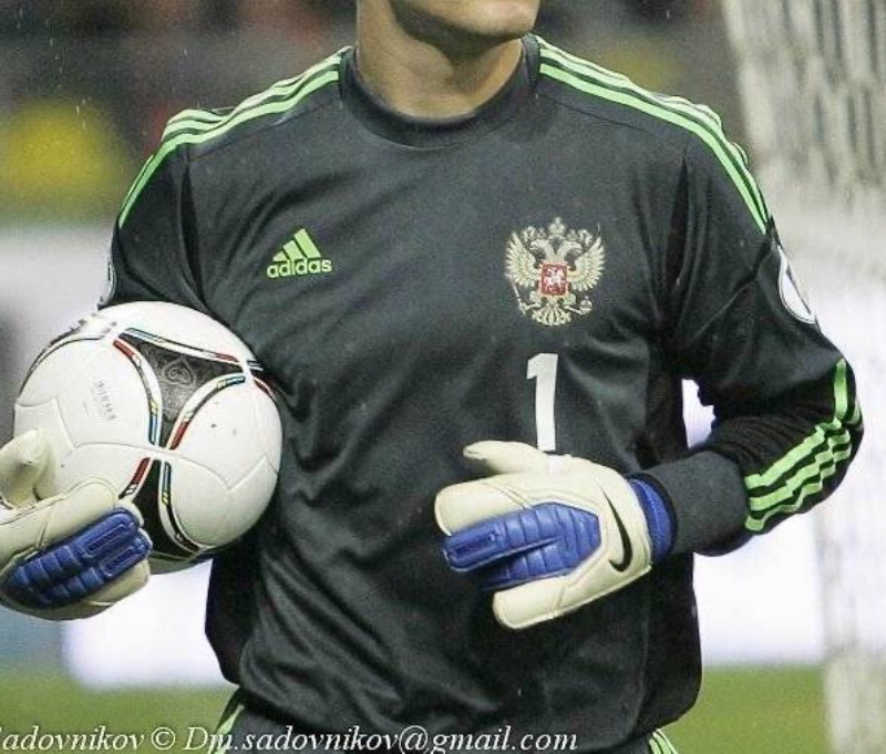 Russia 2012 GK 3 Kit
