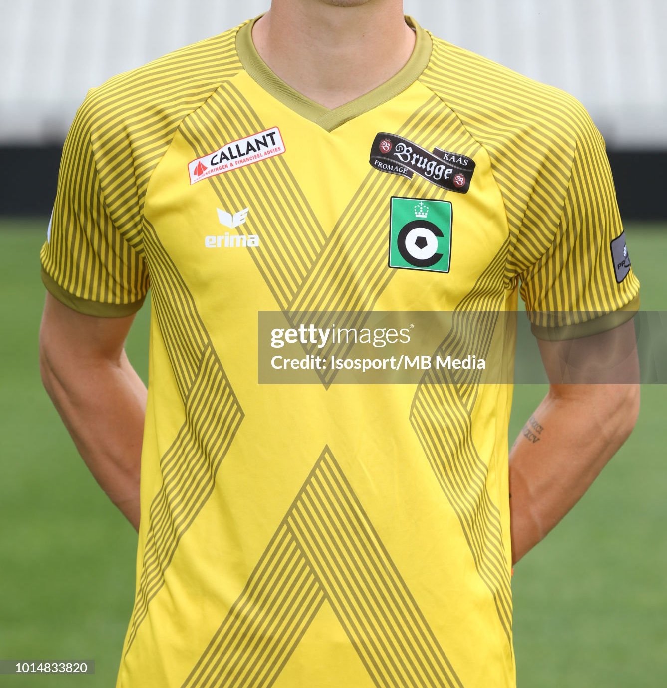Cercle Brugge 2018-19 GK 2 Kit