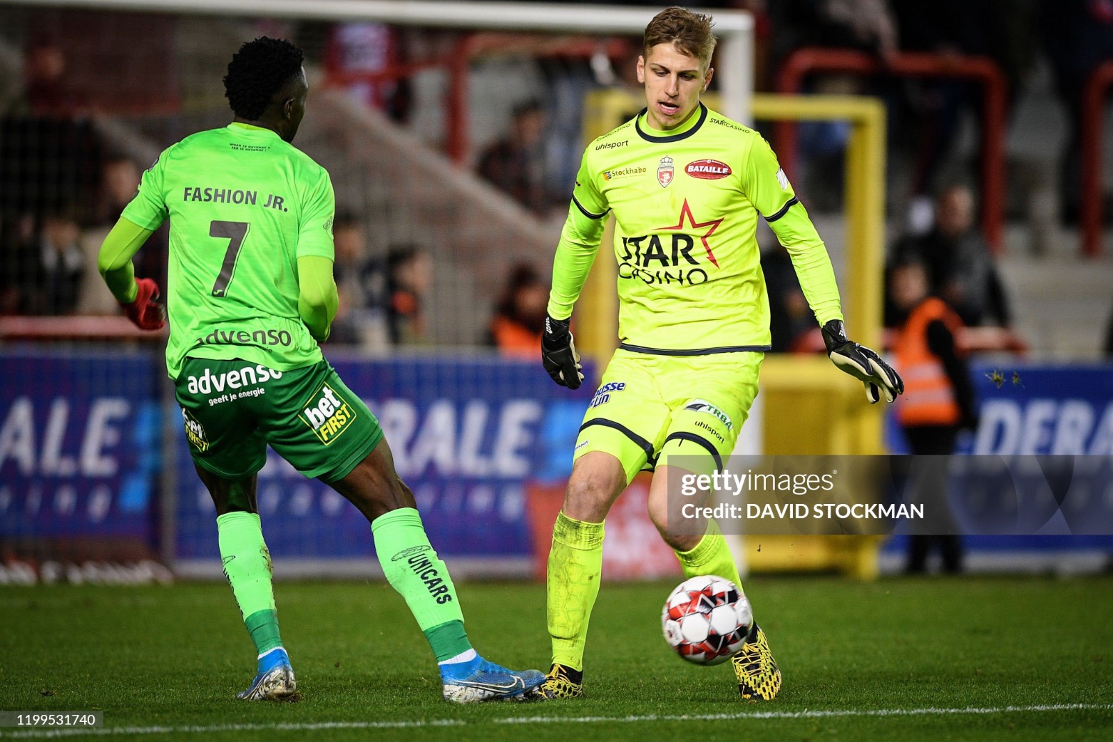 Royal Excel Mouscron 2019-20 GK 1 Kit