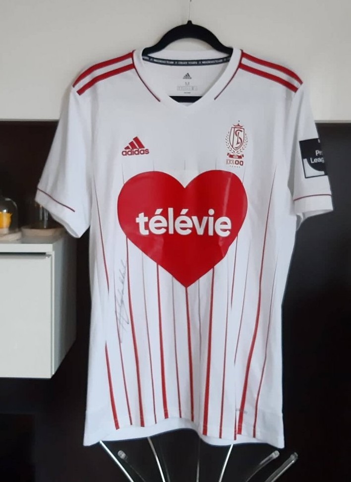 Standard Liège 2021-22 Away V2 Kit