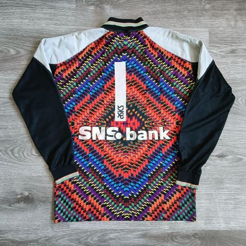 MVV Maastricht 1997-98 GK Kit