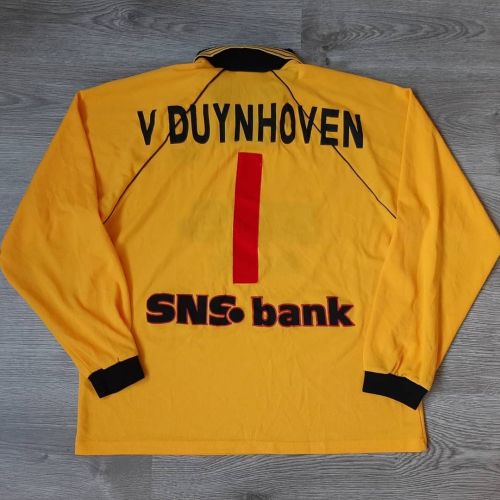 MVV Maastricht 1997-98 GK 2 Kit