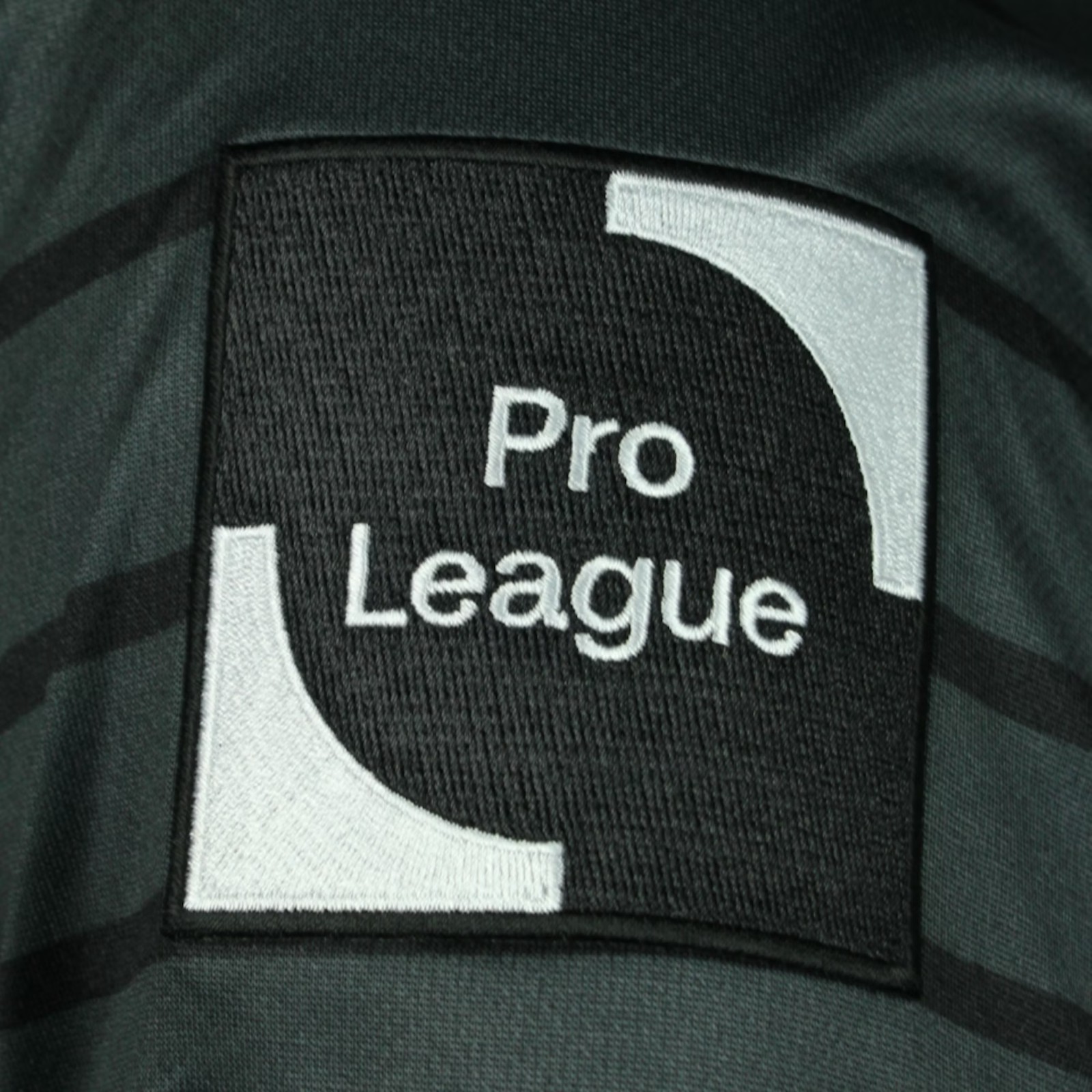 SK Beveren 2021-22 Away V2 Kit