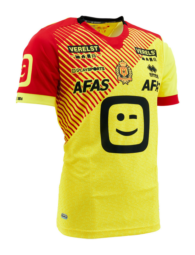 KV Mechelen 2021-22 GK Home Kit