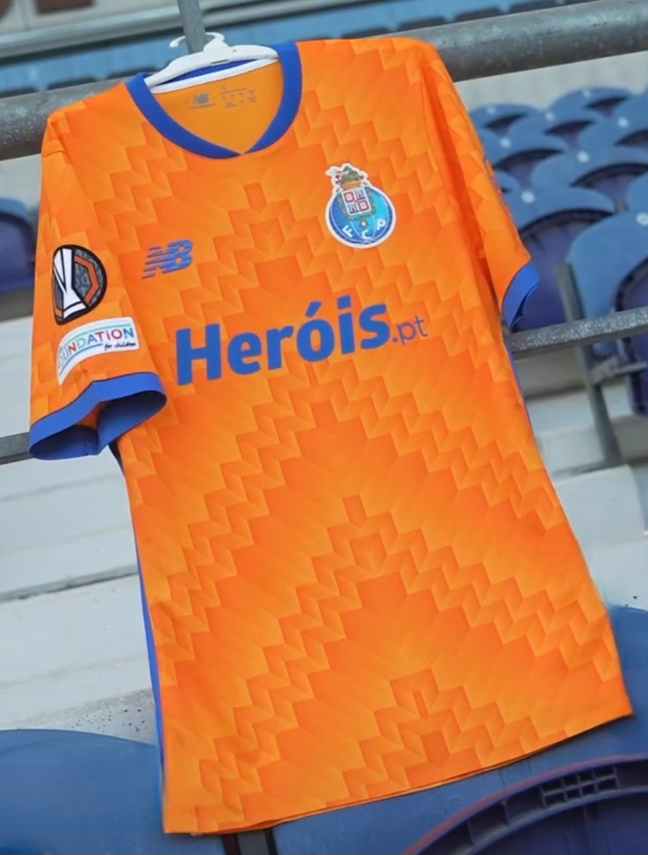 FC Porto 2024-25 Europa League Third Kit
