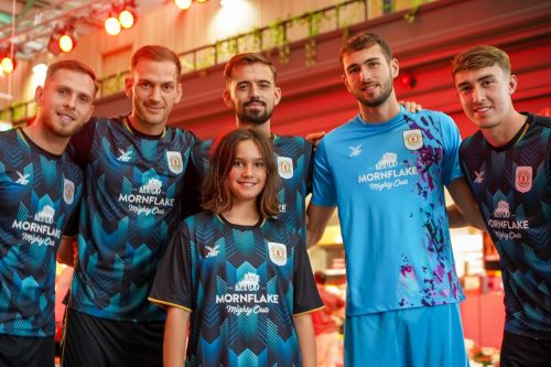 Crewe Alexandra 2023-24 GK Away Kit