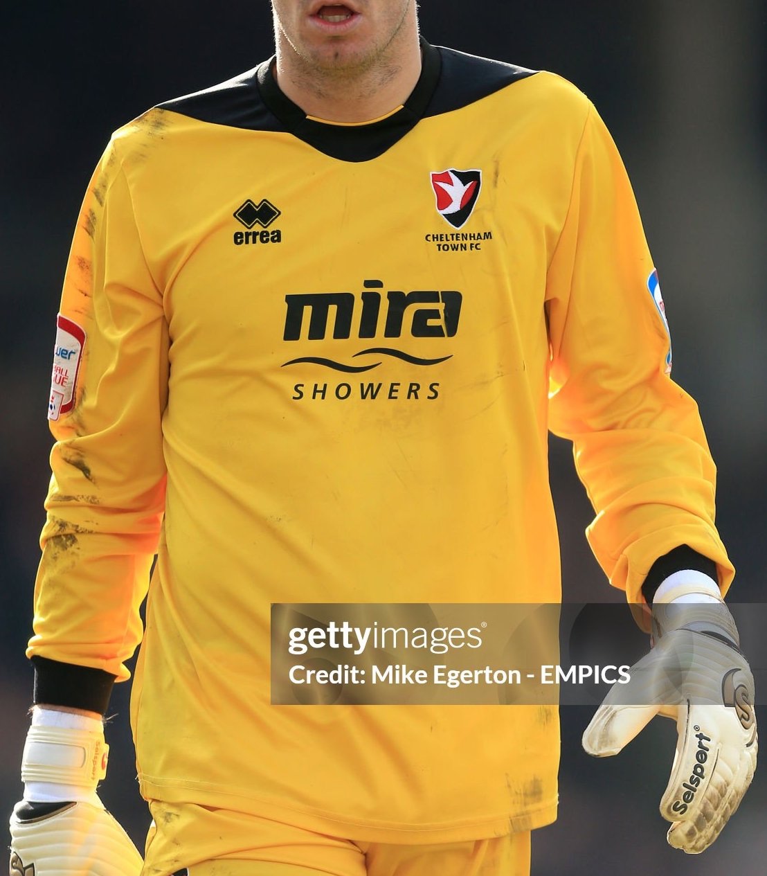 Cheltenham Town 2012-13 GK 1 Kit