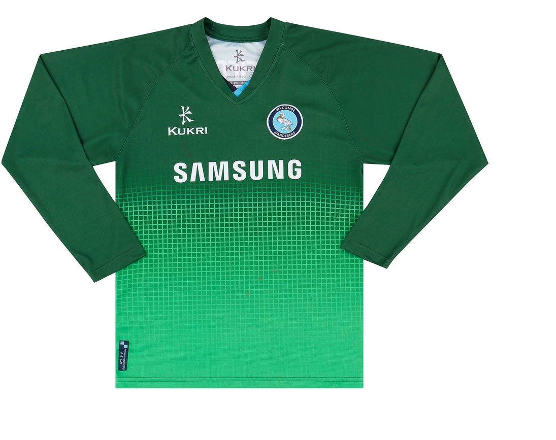 Wycombe Wanderers 2013-14 GK 2 Kit