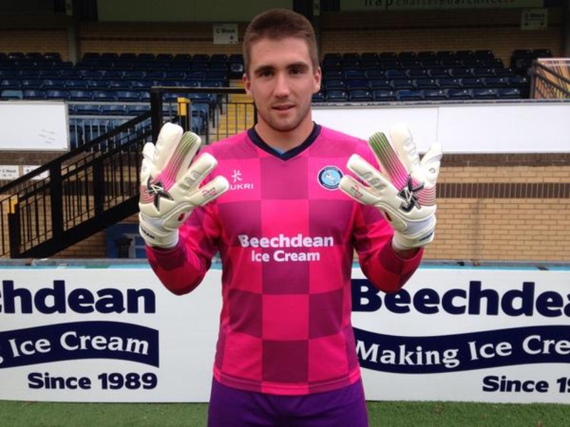 Wycombe Wanderers 2015-16 GK 1 Kit