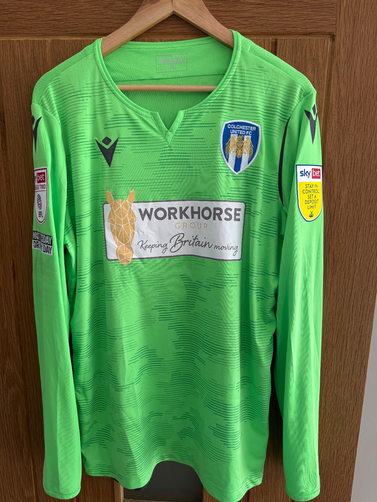 Colchester United 2021-22 GK 1 Kit