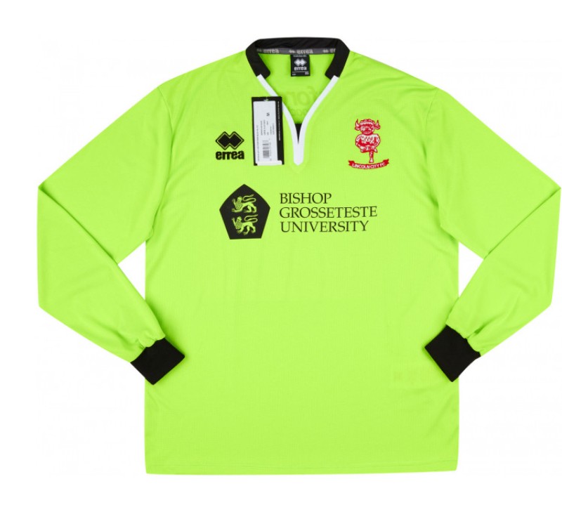 Lincoln City 2017-18 GK 1 Kit
