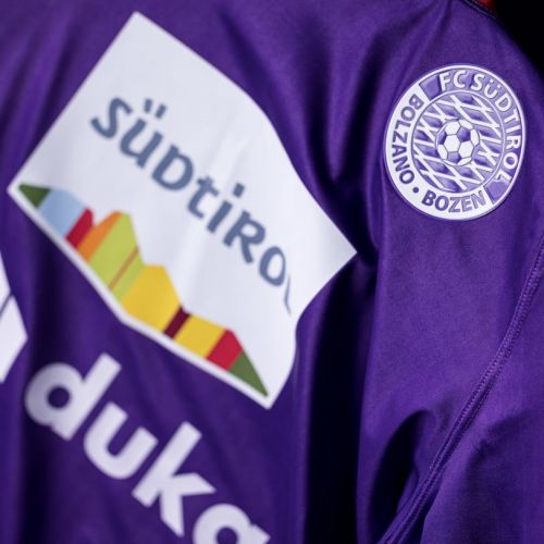 FC Südtirol 2022-23 Away Kit