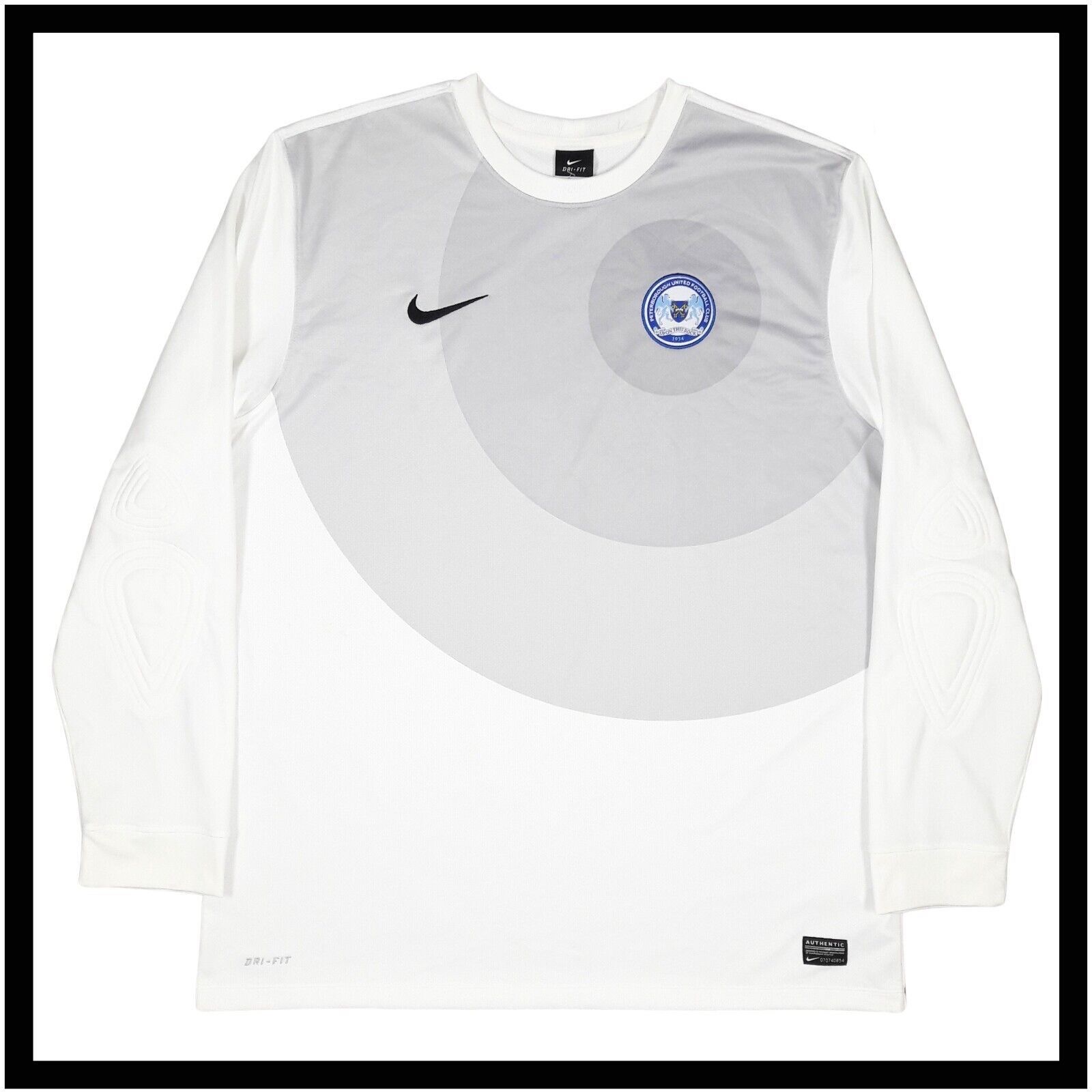 Peterborough United 2012-13 GK 1 Kit