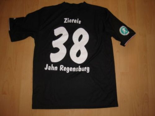 Jahn Regensburg 2011-12 Away Kit