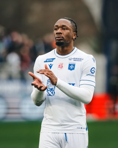 AJ Auxerre 2025-26 Home V2 Kit