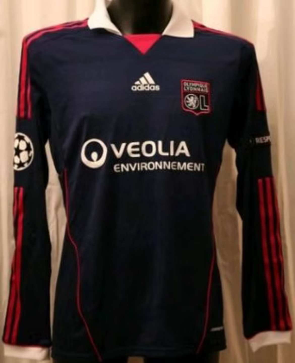 Olympique Lyonnais 2011-12 Champions League Away Kit