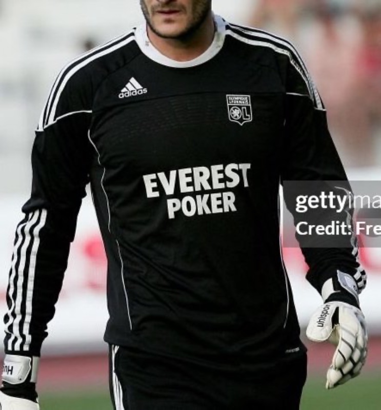 Olympique Lyonnais 2011-12 GK 2 Kit