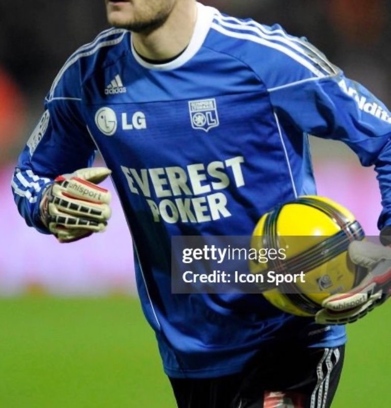 Olympique Lyonnais 2011-12 GK 4 Kit
