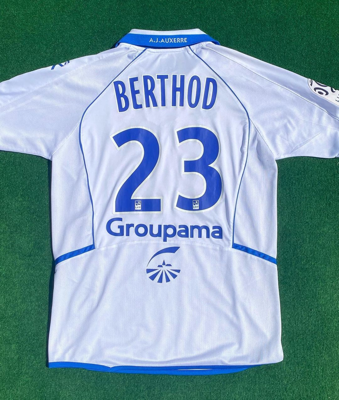 AJ Auxerre 2011-12 Home Kit