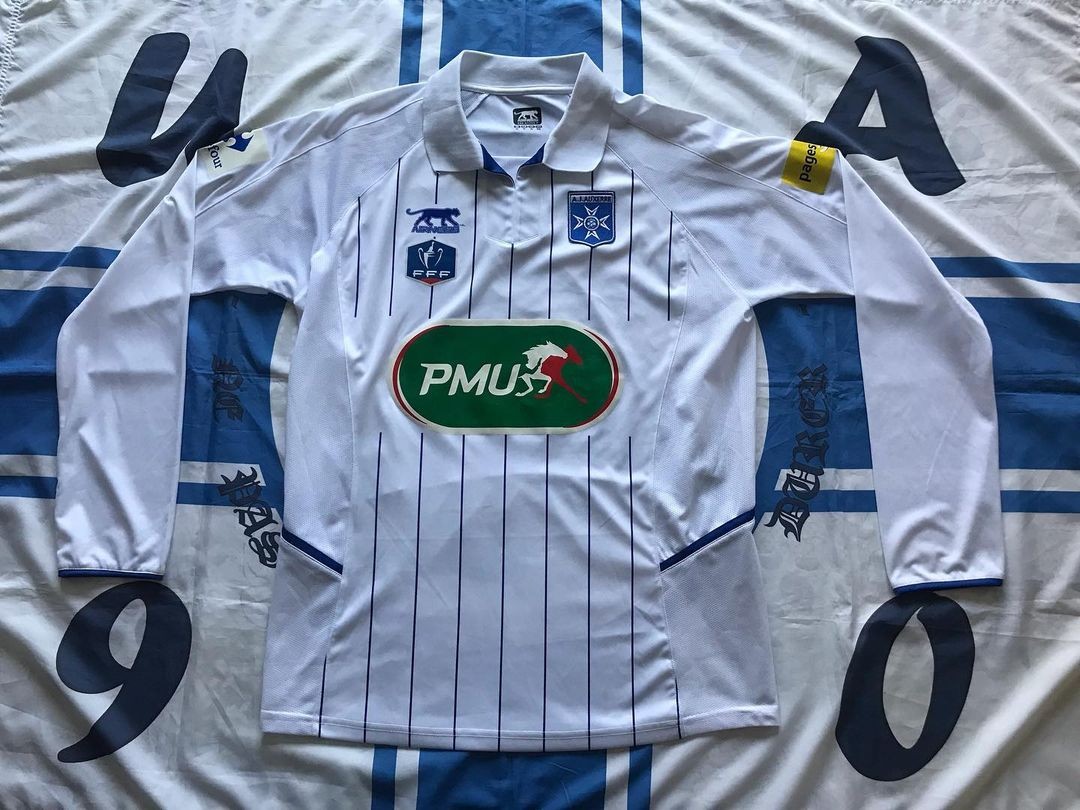AJ Auxerre 2011-12 Coupe de France Home Kit