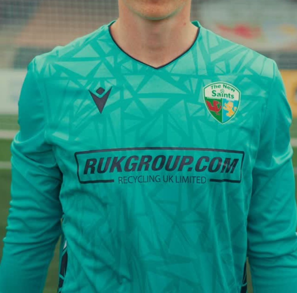 The New Saints 2025-26 GK 1 Kit
