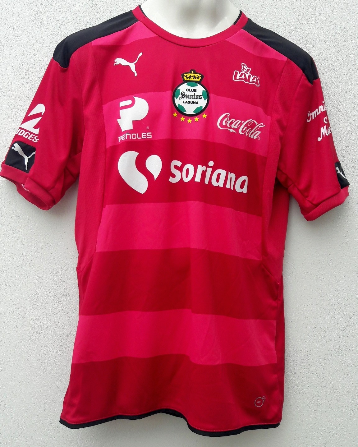 Santos Laguna 2016-17 GK Home Kit