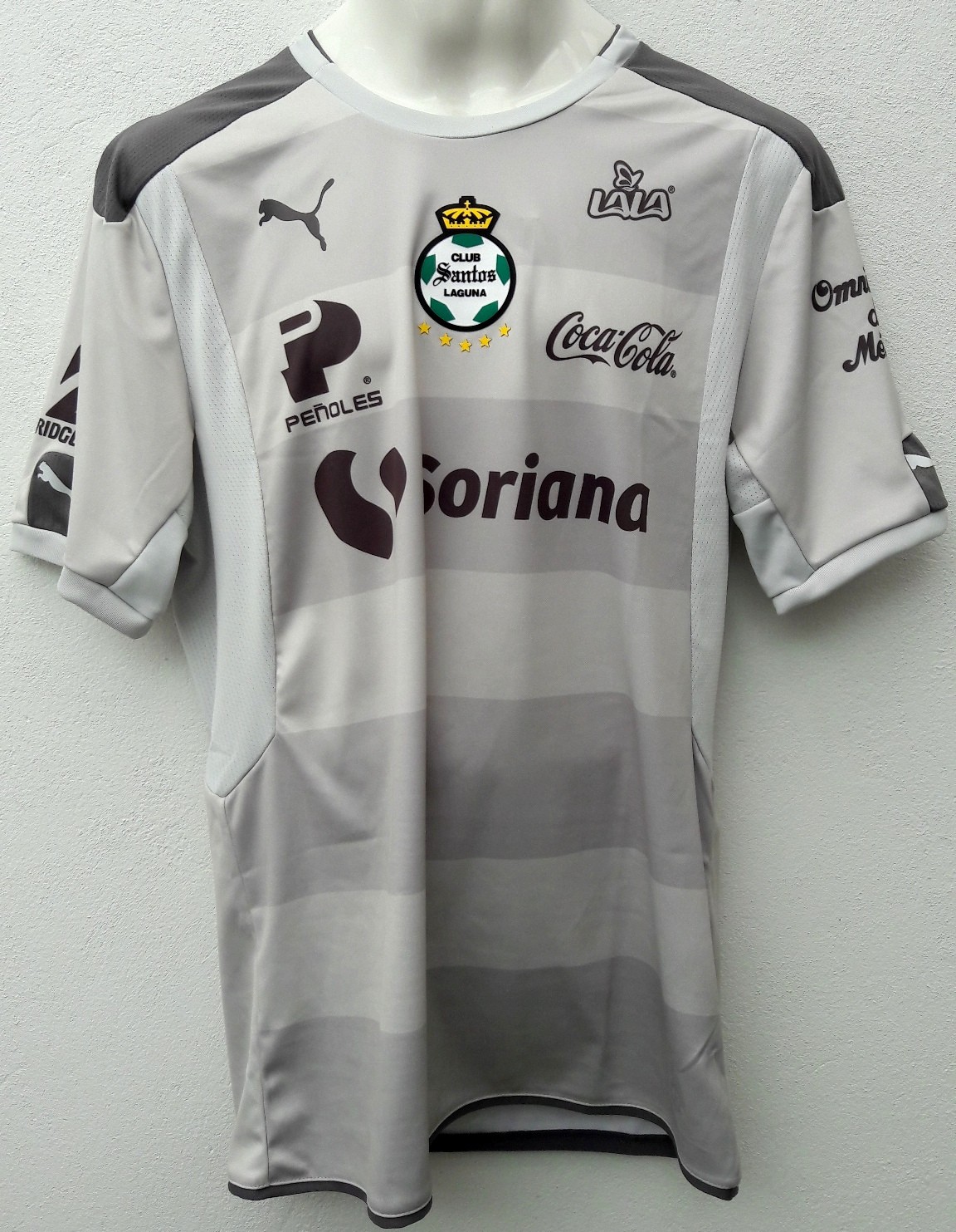 Santos Laguna 2016-17 GK Away Kit